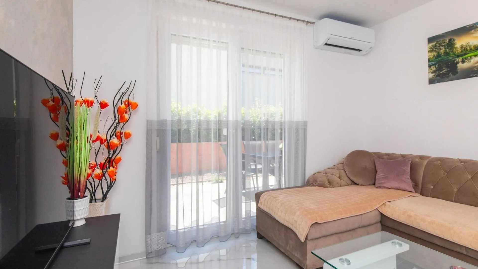Modern Apartment With Terrace And Private Parking Krk - Two Bedroom Apartment كرك